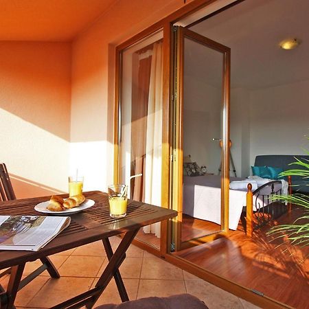Brijunisol - 3 Apartments Top Position Near The Beautiful Beach Fazana Bagian luar foto