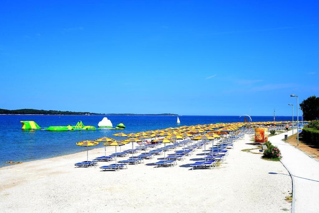 Brijunisol - 3 Apartments Top Position Near The Beautiful Beach Fazana Bagian luar foto