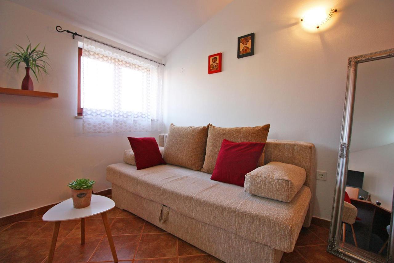 Brijunisol - 3 Apartments Top Position Near The Beautiful Beach Fazana Bagian luar foto