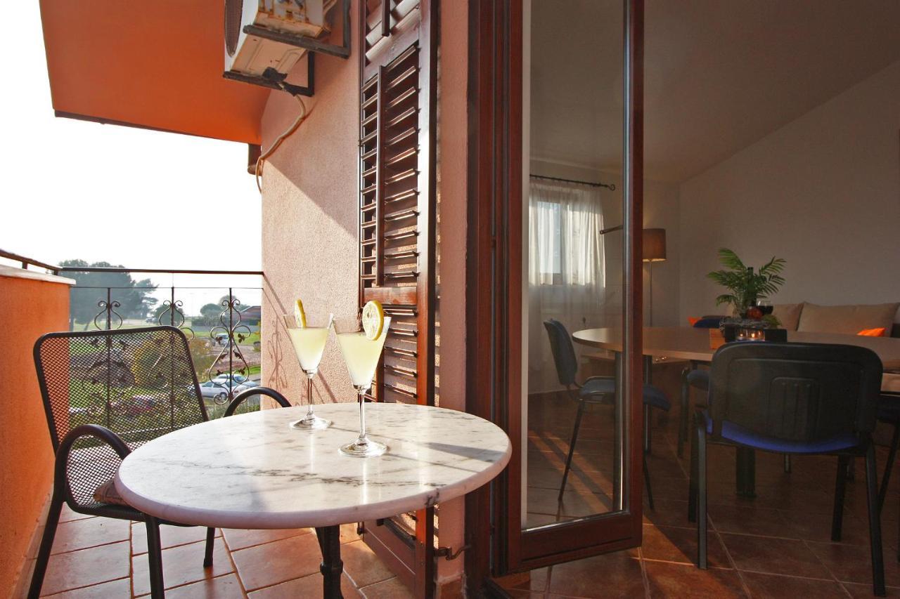 Brijunisol - 3 Apartments Top Position Near The Beautiful Beach Fazana Bagian luar foto