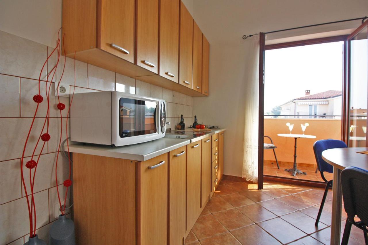 Brijunisol - 3 Apartments Top Position Near The Beautiful Beach Fazana Bagian luar foto