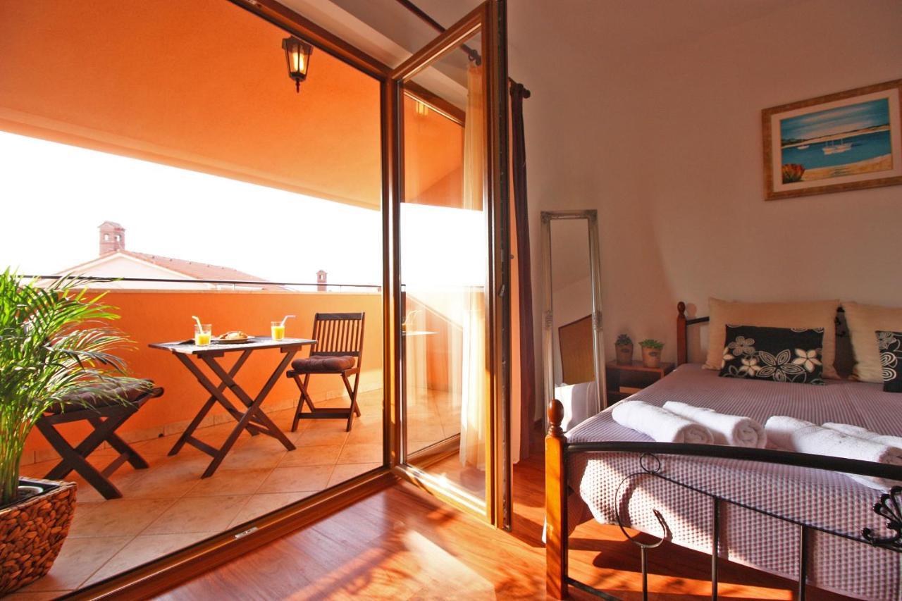 Brijunisol - 3 Apartments Top Position Near The Beautiful Beach Fazana Bagian luar foto