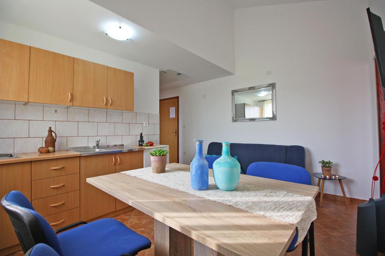 Brijunisol - 3 Apartments Top Position Near The Beautiful Beach Fazana Bagian luar foto