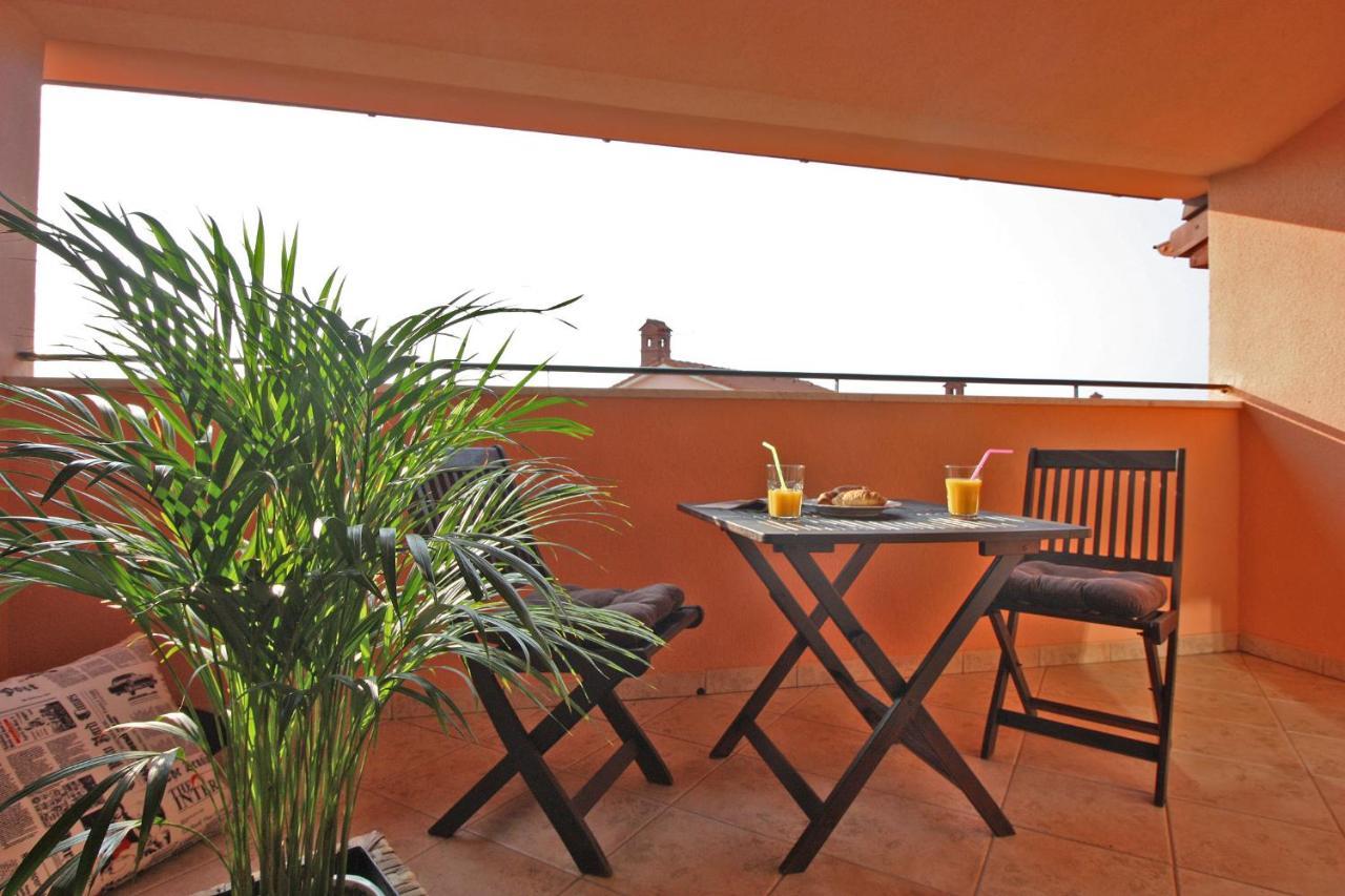 Brijunisol - 3 Apartments Top Position Near The Beautiful Beach Fazana Bagian luar foto