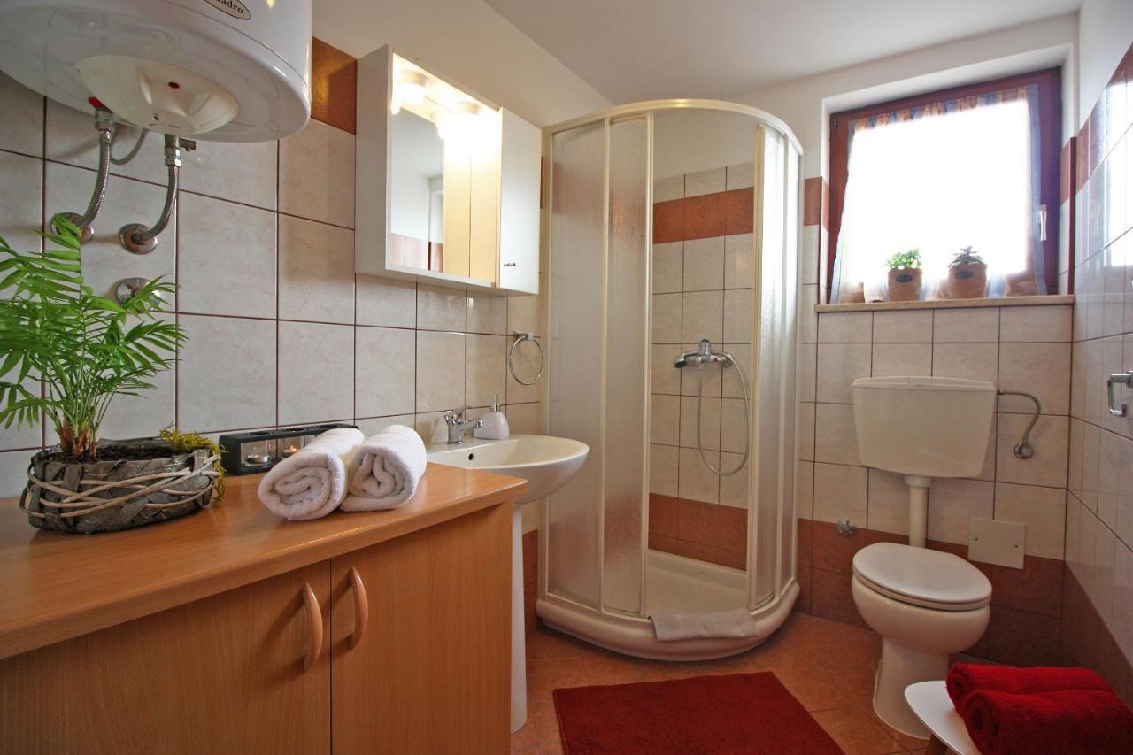 Brijunisol - 3 Apartments Top Position Near The Beautiful Beach Fazana Bagian luar foto
