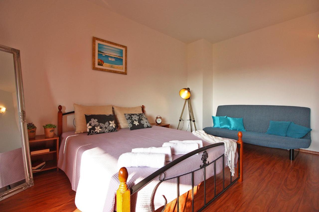 Brijunisol - 3 Apartments Top Position Near The Beautiful Beach Fazana Bagian luar foto