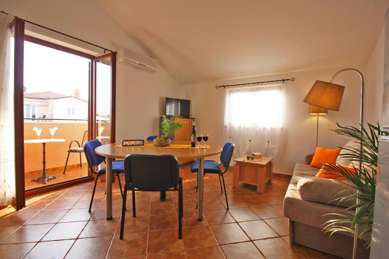 Brijunisol - 3 Apartments Top Position Near The Beautiful Beach Fazana Bagian luar foto