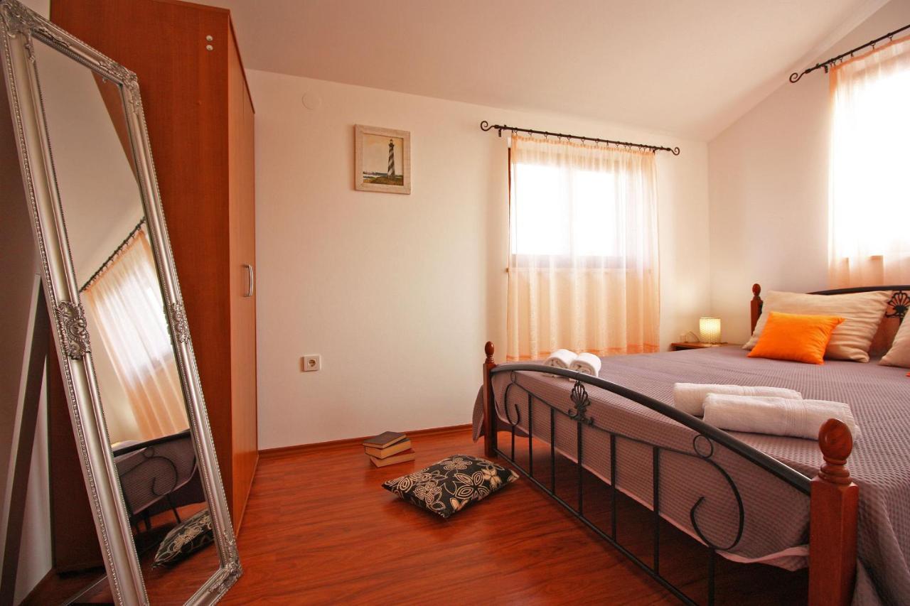 Brijunisol - 3 Apartments Top Position Near The Beautiful Beach Fazana Bagian luar foto
